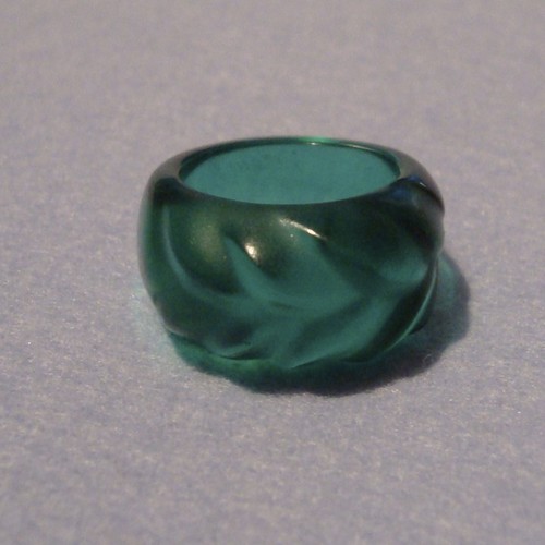 Ein grüner glas ring - ein, signiert